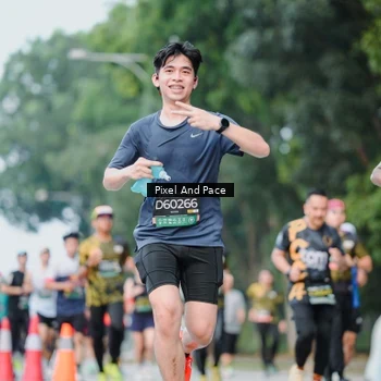Runner Photo 6904998