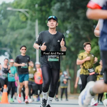 Runner Photo 6905043