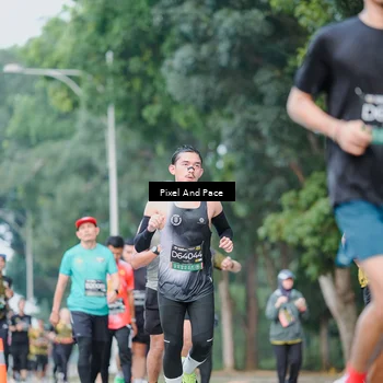 Runner Photo 6905095