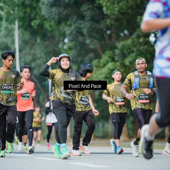 Runner Photo 6905444