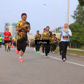 Runner Photo 6906128