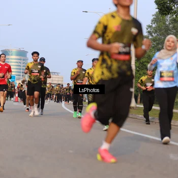 Runner Photo 6906141