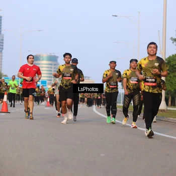 Runner Photo 6906146