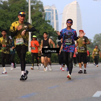 Runner Photo 6906182