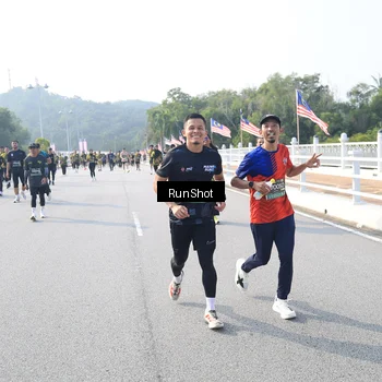 Runner Photo 6906189