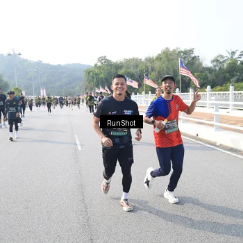 Runner Photo 6906190