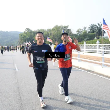 Runner Photo 6906197