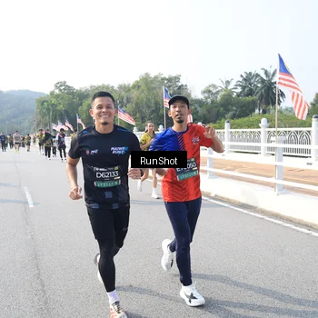 Runner Photo 6906202