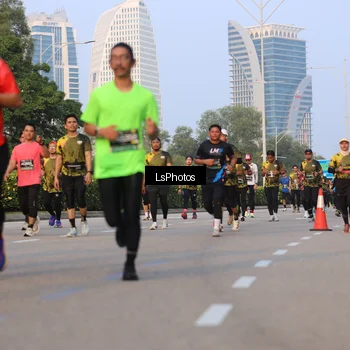 Runner Photo 6906211