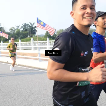 Runner Photo 6906219