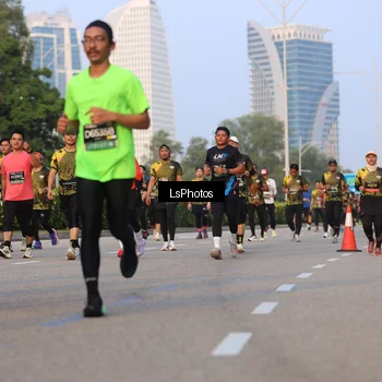 Runner Photo 6906228