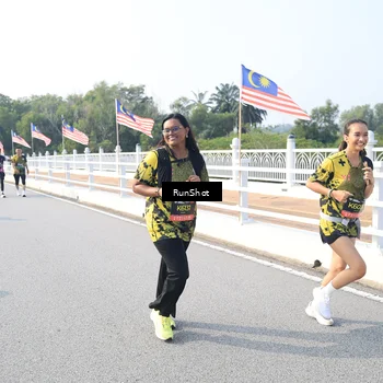 Runner Photo 6906243