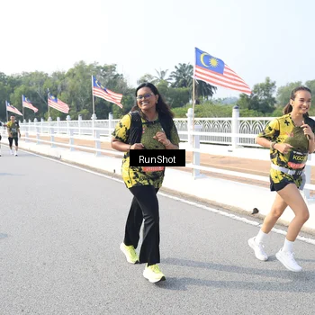 Runner Photo 6906249