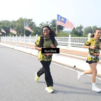 Runner Photo 6906250