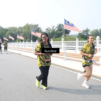 Runner Photo 6906260