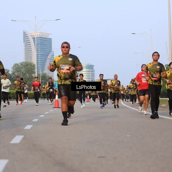 Runner Photo 6906335
