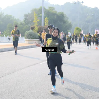 Runner Photo 6906338