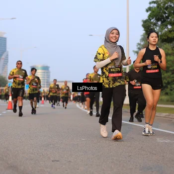 Runner Photo 6906357