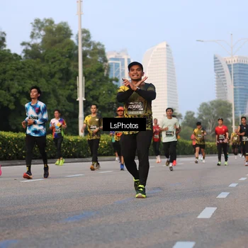 Runner Photo 6906359