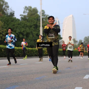 Runner Photo 6906361