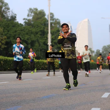 Runner Photo 6906363