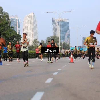 Runner Photo 6906375