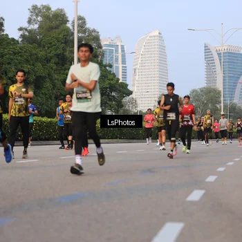 Runner Photo 6906388