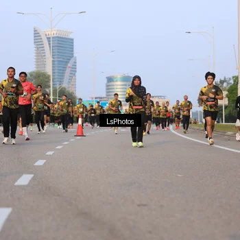 Runner Photo 6906425