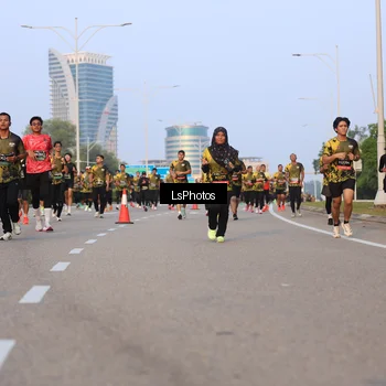 Runner Photo 6906426