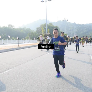 Runner Photo 6906430