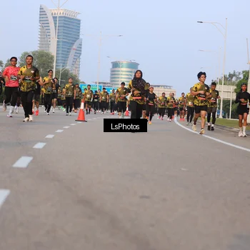 Runner Photo 6906441