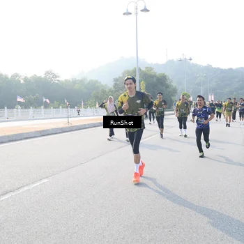 Runner Photo 6906460