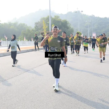 Runner Photo 6906535
