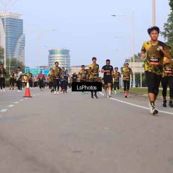 Runner Photo 6906568