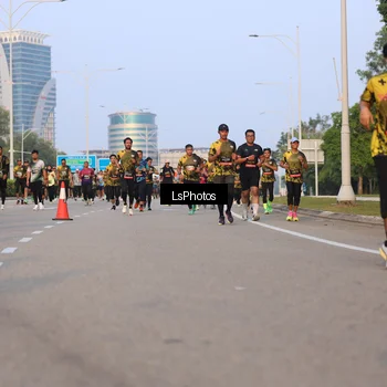 Runner Photo 6906571