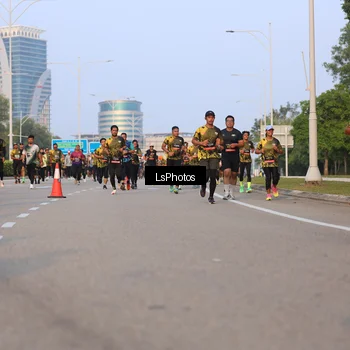 Runner Photo 6906598