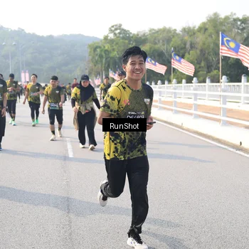 Runner Photo 6906701
