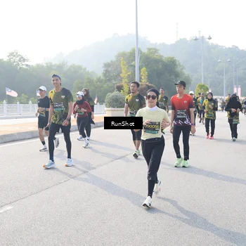 Runner Photo 6906926