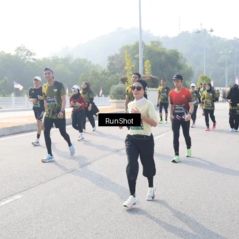 Runner Photo 6906933