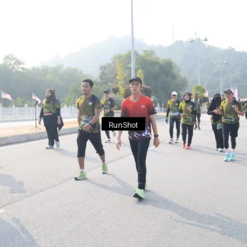 Runner Photo 6906943