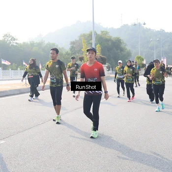 Runner Photo 6906957