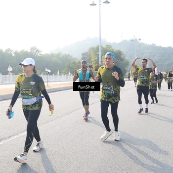 Runner Photo 6907036