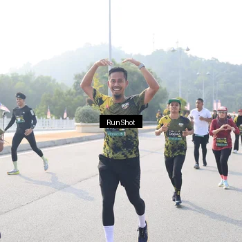 Runner Photo 6907060