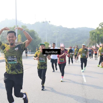 Runner Photo 6907061
