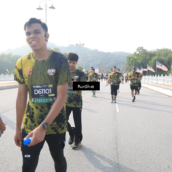 Runner Photo 6908224