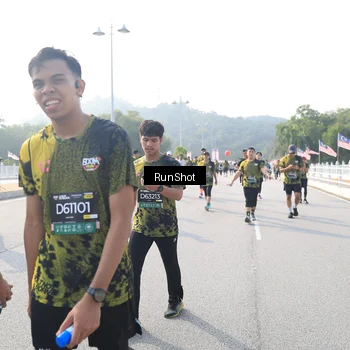 Runner Photo 6908227