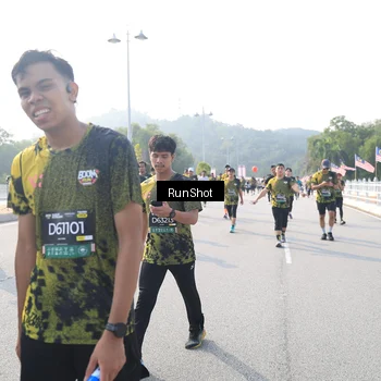 Runner Photo 6908242