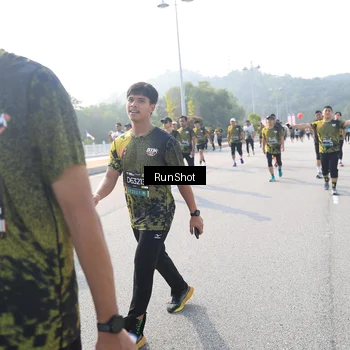 Runner Photo 6908243