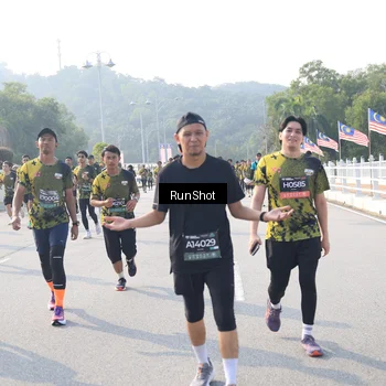 Runner Photo 6908400