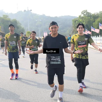 Runner Photo 6908413